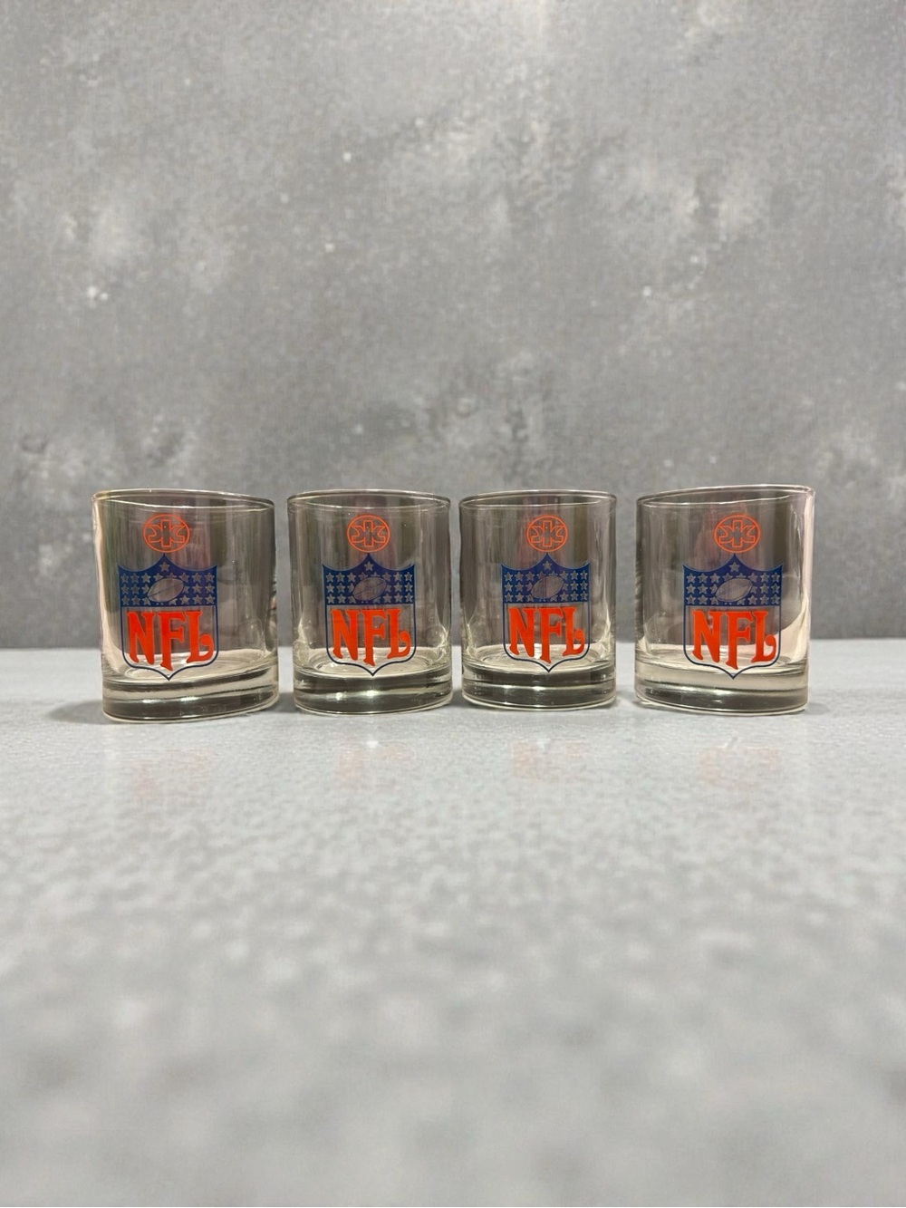 New Vintage Set of 4 NFL clear Cocktail Glasses